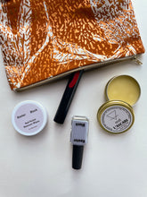 Load image into Gallery viewer, Tinker Banksia Print Dilly Bag